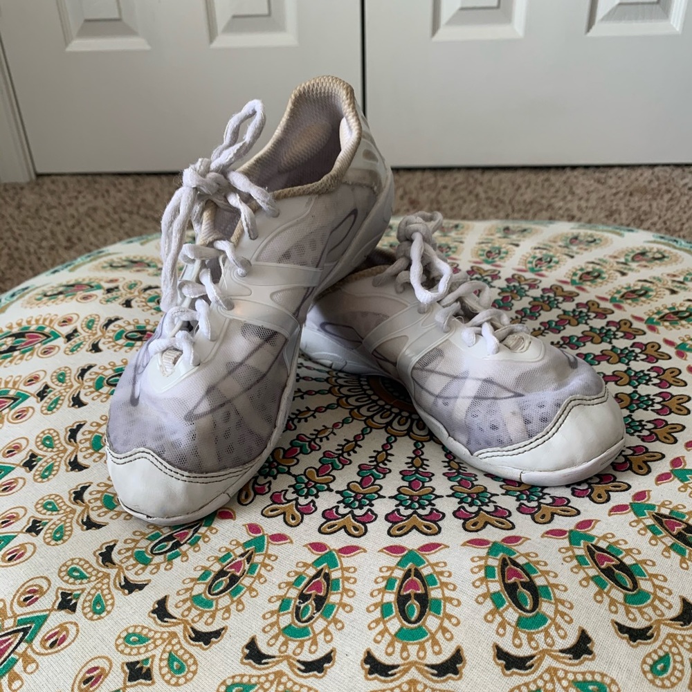Nfinity cheer shoes